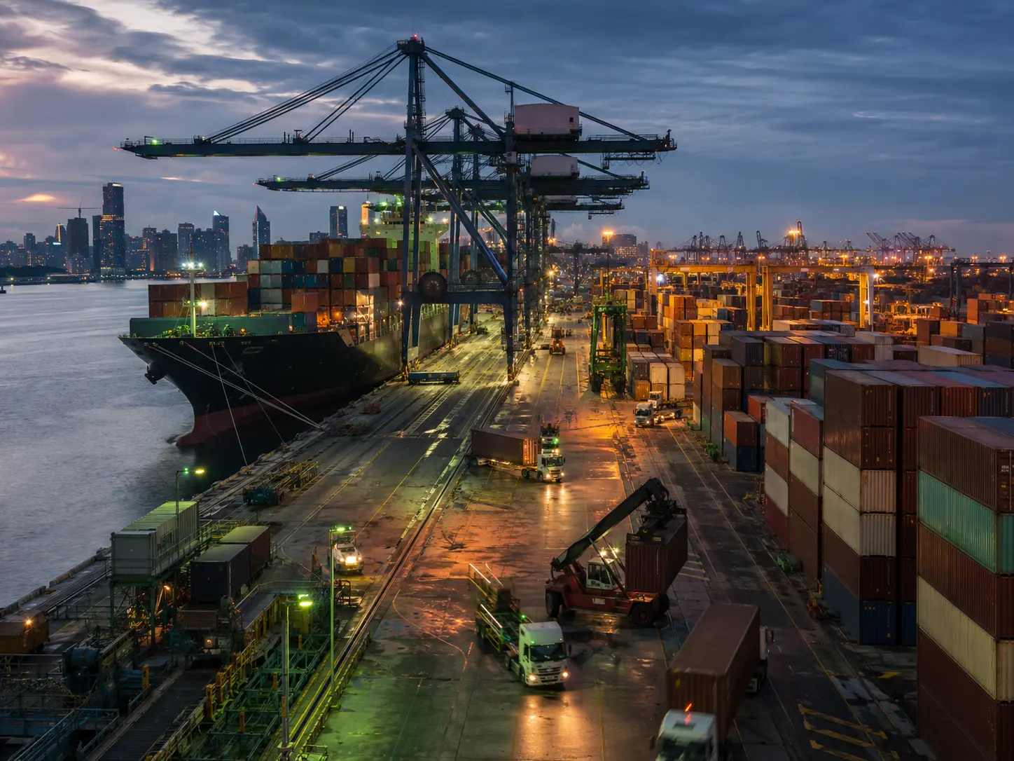 International container port and global supply chain